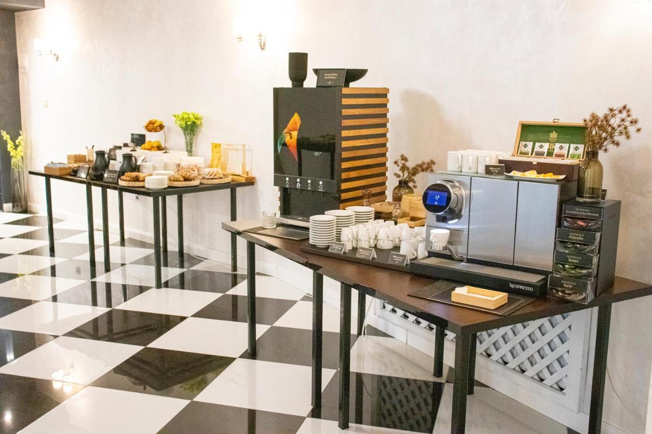 ניטרה Hotel Capital With Private Wellness מראה חיצוני תמונה