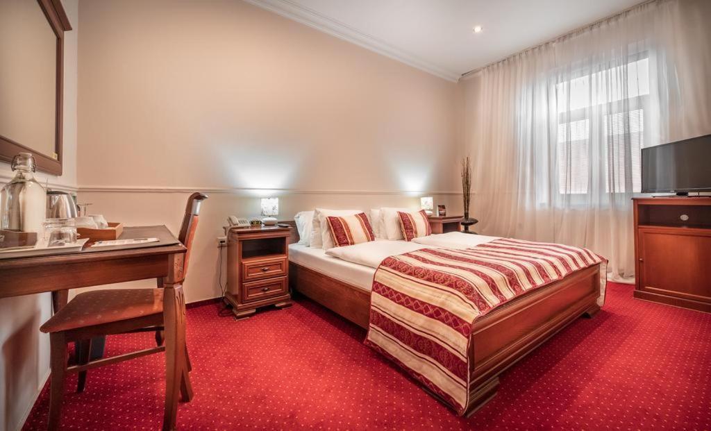 ניטרה Hotel Capital With Private Wellness מראה חיצוני תמונה