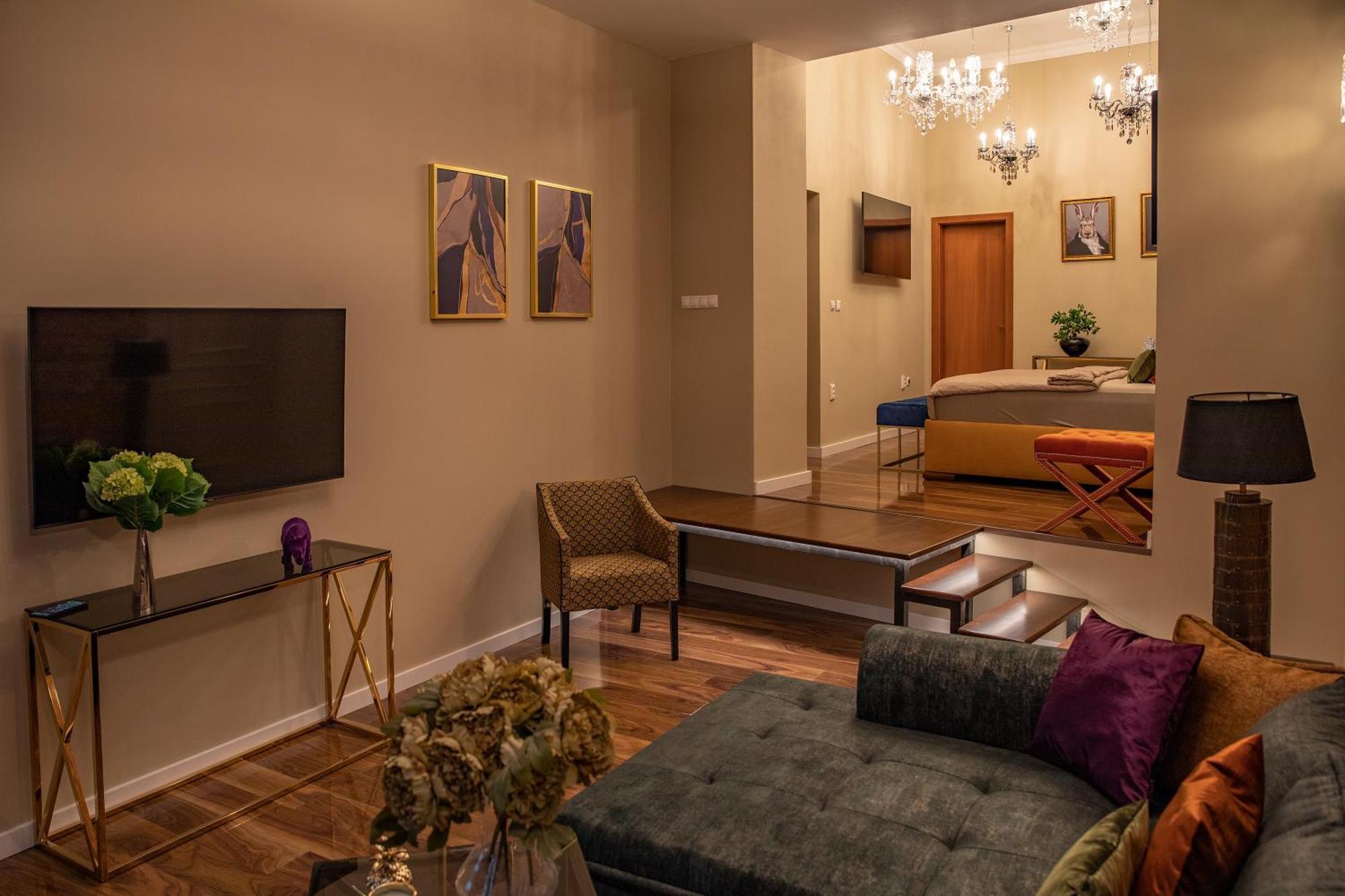 ניטרה Hotel Capital With Private Wellness מראה חיצוני תמונה