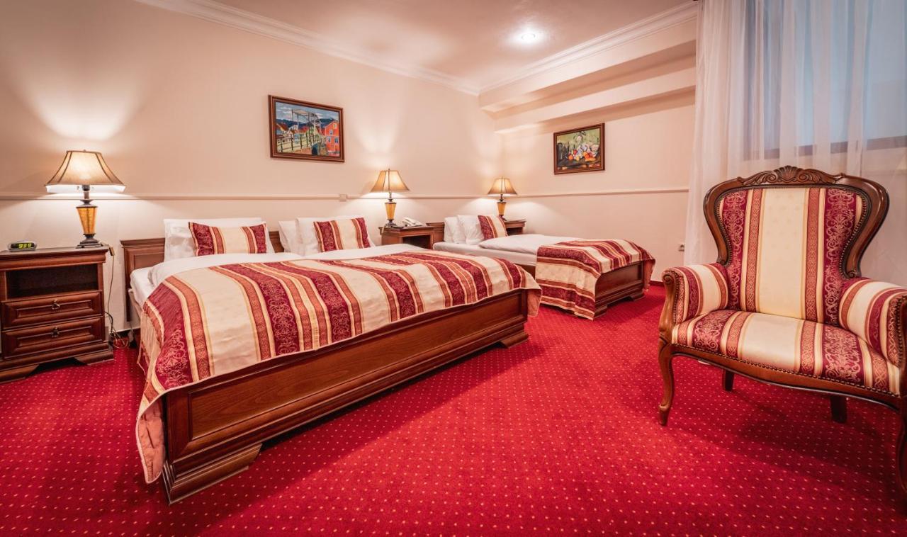 ניטרה Hotel Capital With Private Wellness מראה חיצוני תמונה